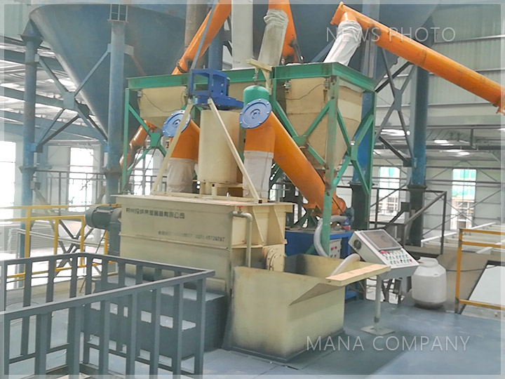 1636772139102385.jpg M03-24型墻板產(chǎn)線-注料系統(tǒng).jpg